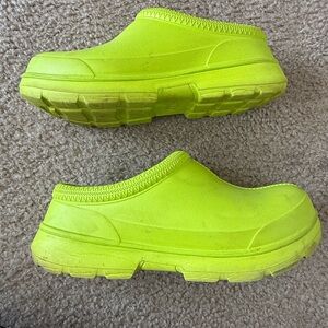 Kids Neon Green Clogs